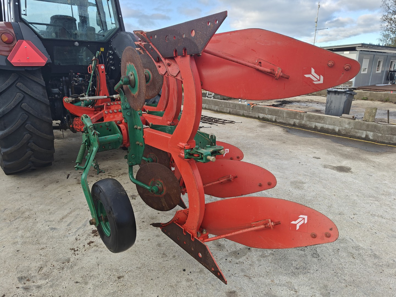 KVERNELAND E 160-8 - 3-siipinen paluuaura - Plow: picture 2 KVERNELAND E 160-8 - 3-siipinen paluuaura - Plow: picture 2