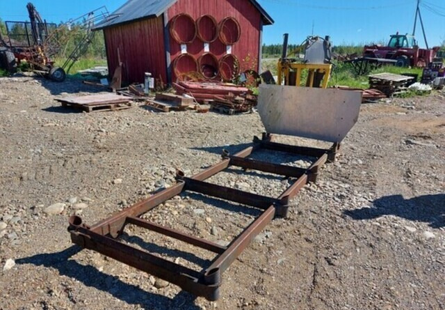 Metsäkärryn alusta 8 pankoinen pituus 400cm - Forestry trailer: picture 4 Metsäkärryn alusta 8 pankoinen pituus 400cm - Forestry trailer: picture 4