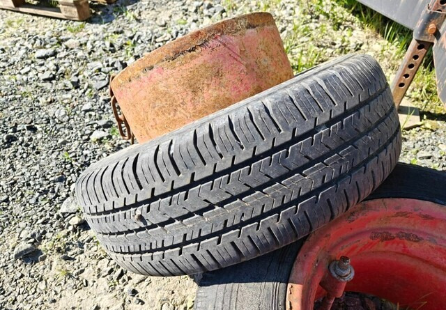 Wheel and tire package for Agricultural machinery Paripyörät puimuriin 16 tuumaa: picture 8