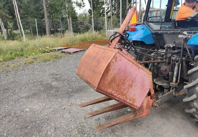 Runni Rehu-Runni L30 rehuleikkuri - VIDEO - Silage equipment: picture 2 Runni Rehu-Runni L30 rehuleikkuri - VIDEO - Silage equipment: picture 2