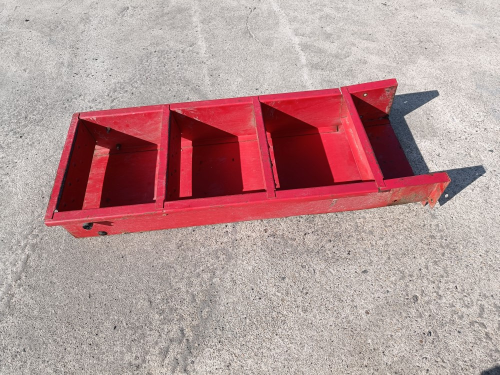 Sampo 410 hytin raput - Footstep for Combine harvester: picture 1 Sampo 410 hytin raput - Footstep for Combine harvester: picture 1