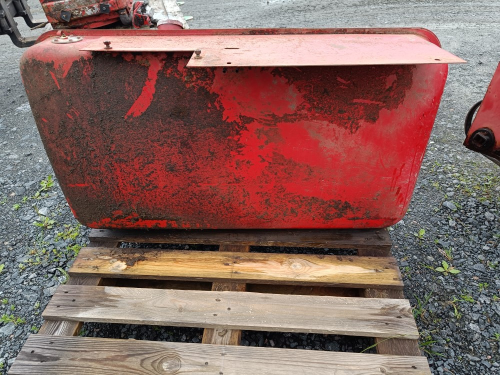 Fuel tank for Combine harvester Sampo 410 polttoainetankki: picture 10