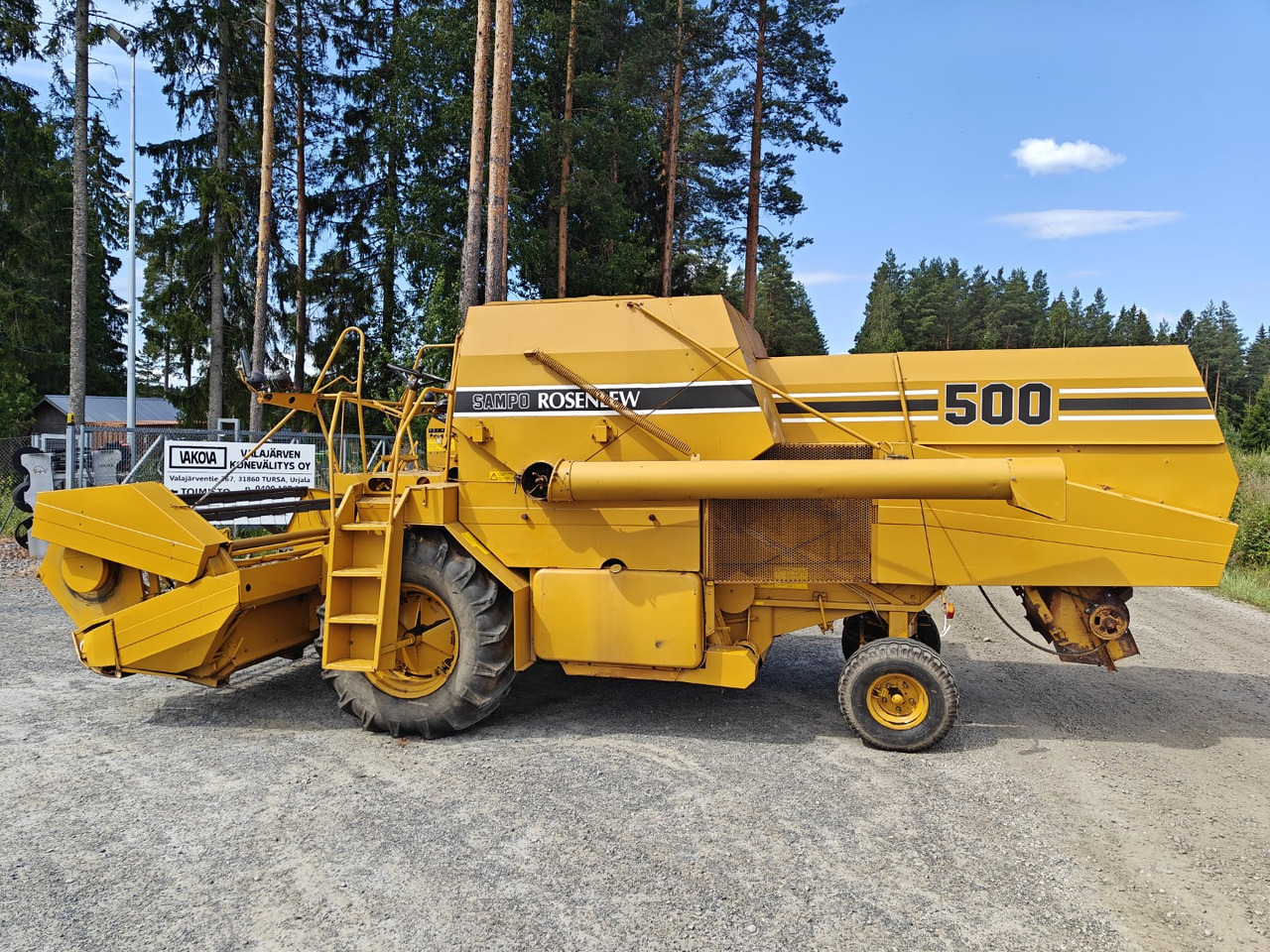 Sampo Rosenlew 500 - Combine harvester: picture 2 Sampo Rosenlew 500 - Combine harvester: picture 2