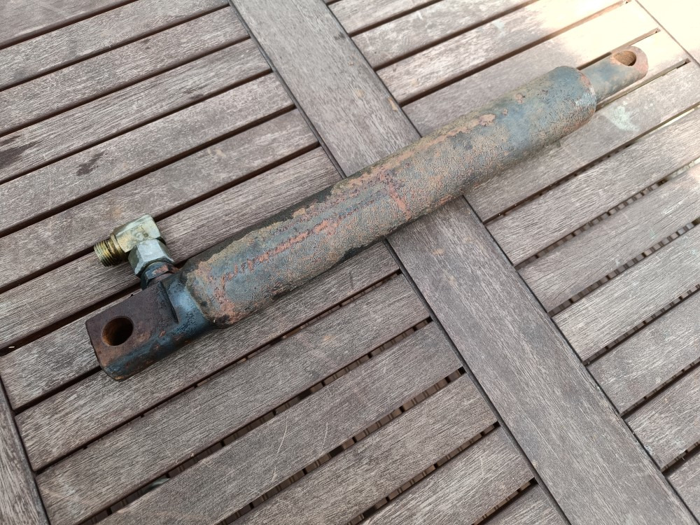 Överum CV398H paluuauran laukaisusylinteri - Spare parts for Agricultural machinery: picture 4 Överum CV398H paluuauran laukaisusylinteri - Spare parts for Agricultural machinery: picture 4