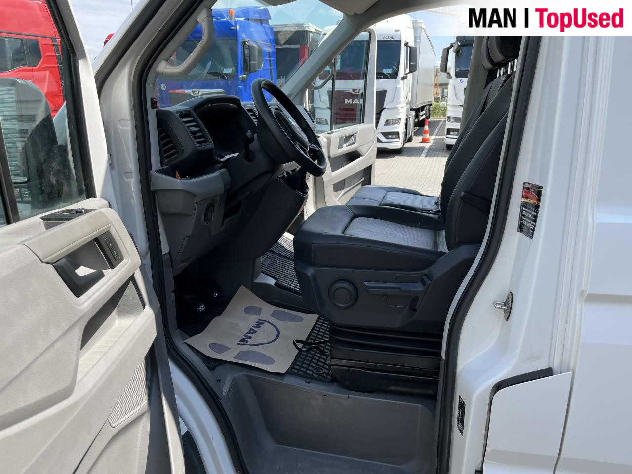 Panel van MAN TGE 3.140 4X2F SB kombi: picture 14
