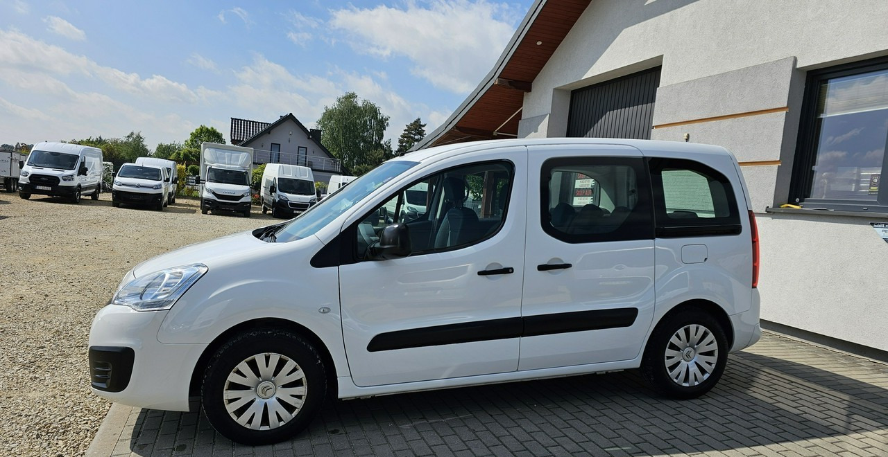 Citroen Berlingo II 5 -osobowy*29450 zł netto* - Car: picture 4 Citroen Berlingo II 5 -osobowy*29450 zł netto* - Car: picture 4