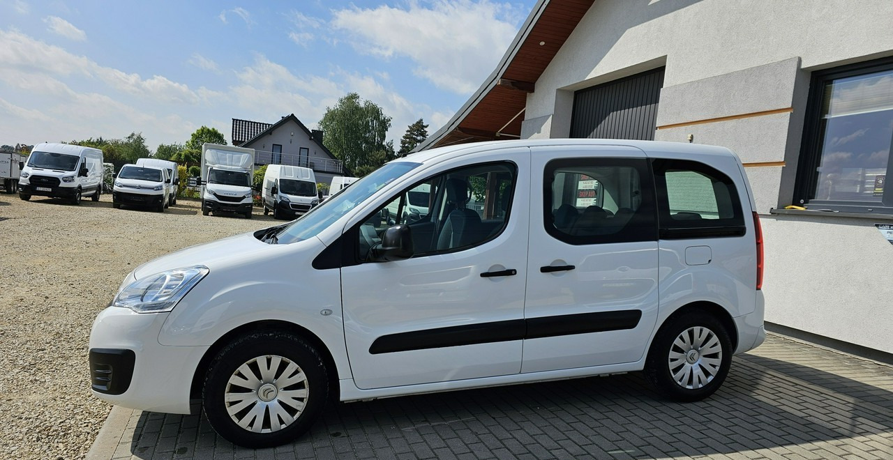 Peugeot Partner II 5 -osobowy - Car: picture 5 Peugeot Partner II 5 -osobowy - Car: picture 5