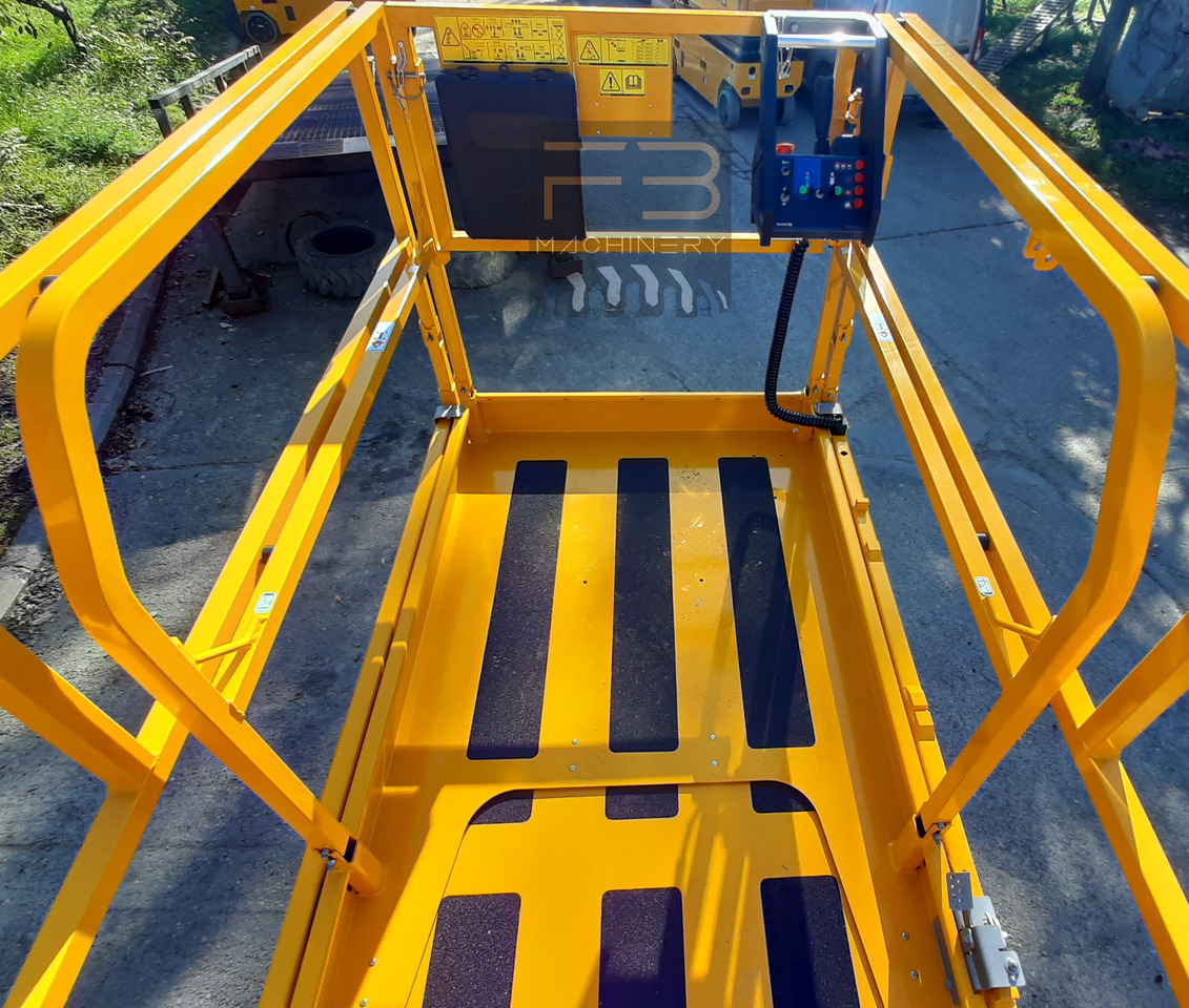 HAULOTTE Compact 12 AE - Scissor lift: picture 5 HAULOTTE Compact 12 AE - Scissor lift: picture 5