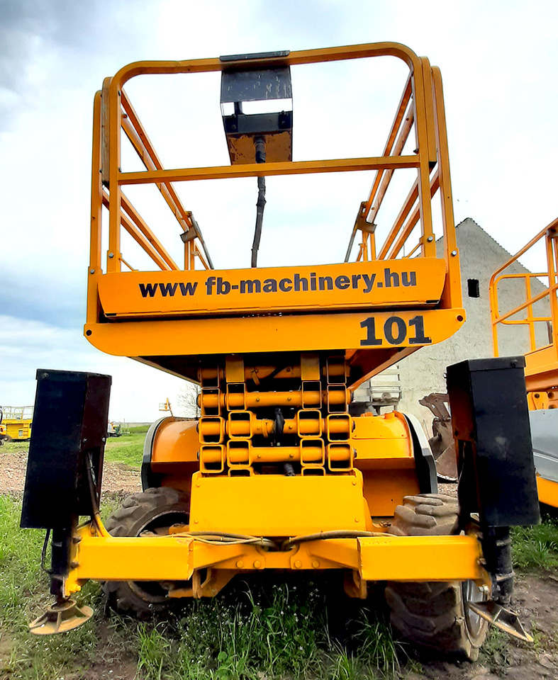 HAULOTTE Compact 12 DX - Scissor lift: picture 1 HAULOTTE Compact 12 DX - Scissor lift: picture 1