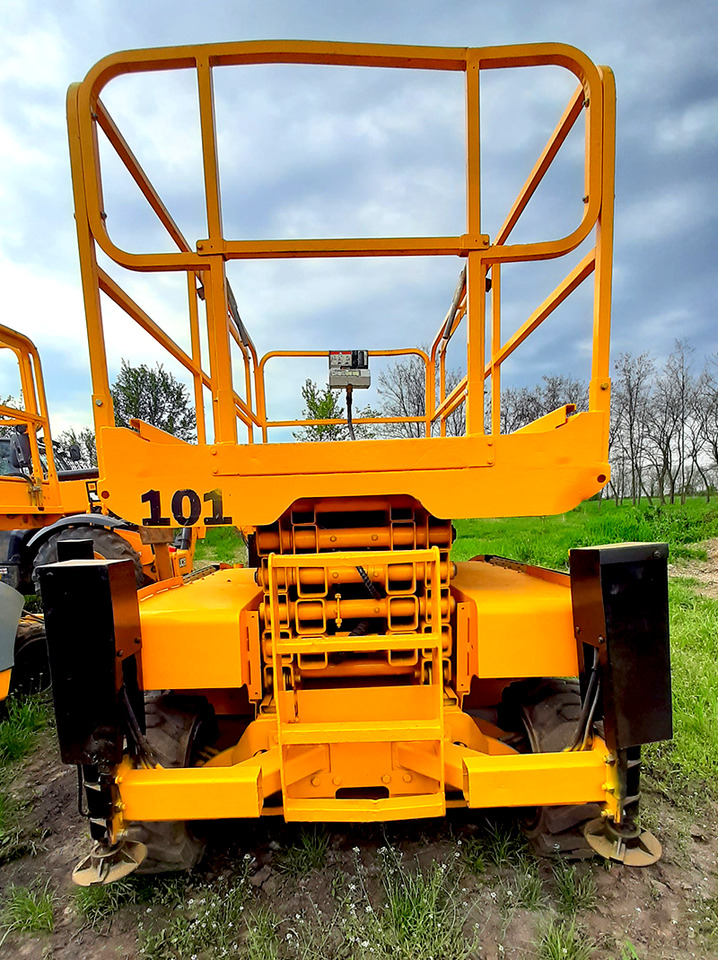 HAULOTTE Compact 12 DX - Scissor lift: picture 4 HAULOTTE Compact 12 DX - Scissor lift: picture 4