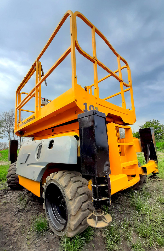 HAULOTTE Compact 12 DX - Scissor lift: picture 3 HAULOTTE Compact 12 DX - Scissor lift: picture 3