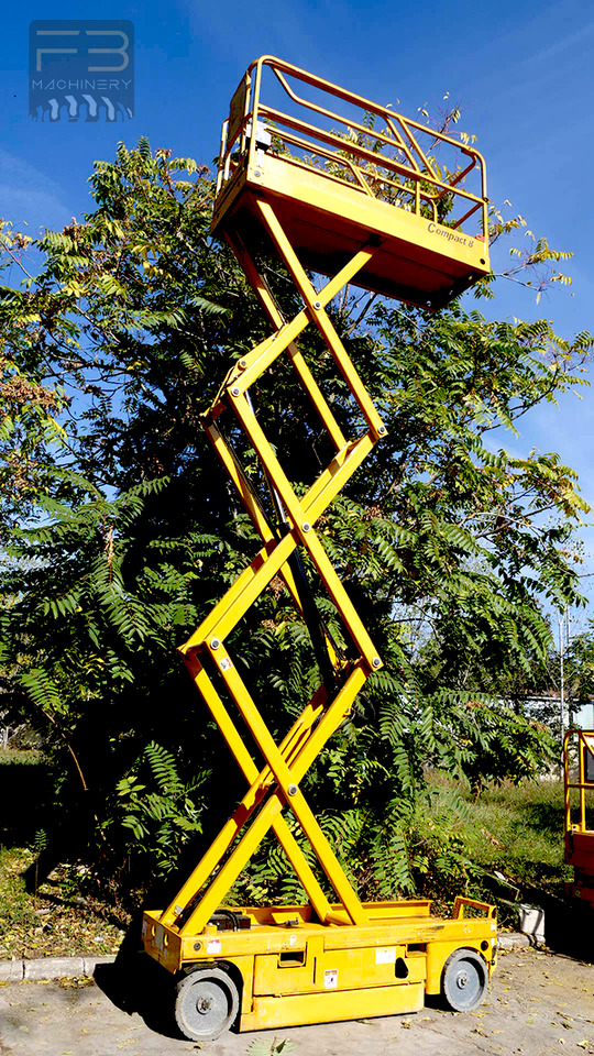 HAULOTTE Compact 8 - Scissor lift: picture 4 HAULOTTE Compact 8 - Scissor lift: picture 4