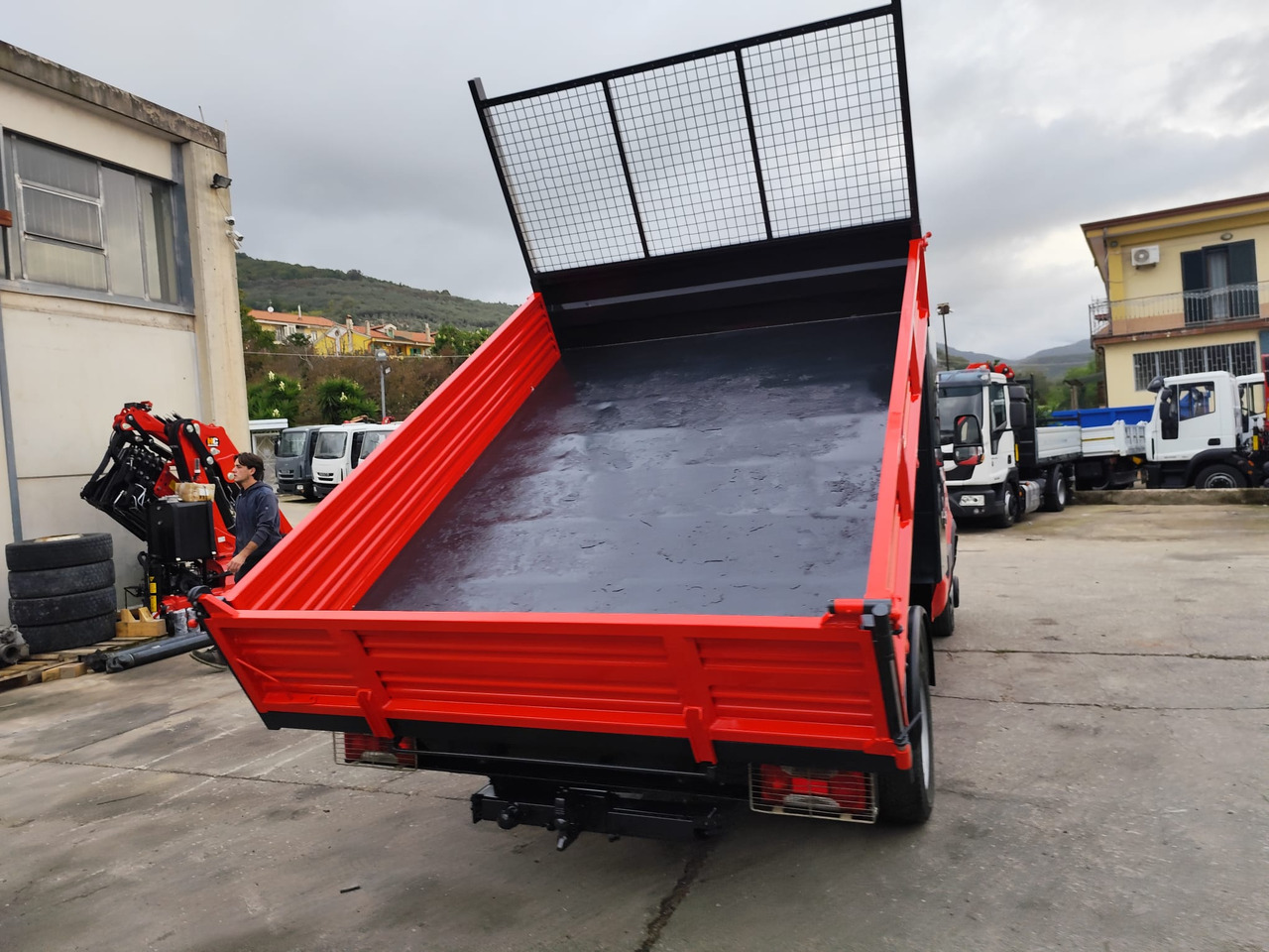 Interior photo 1: Lease a IVECO DAILY 35C13 IVECO DAILY 35C13