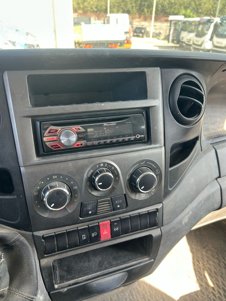 IVECO DAILY 35C13 - Tipper van, Combi van: picture 4 IVECO DAILY 35C13 - Tipper van, Combi van: picture 4