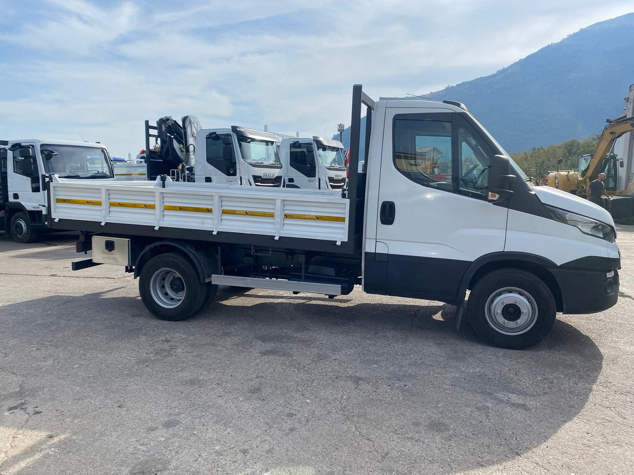 Tipper van IVECO DAILY 35C17: picture 28