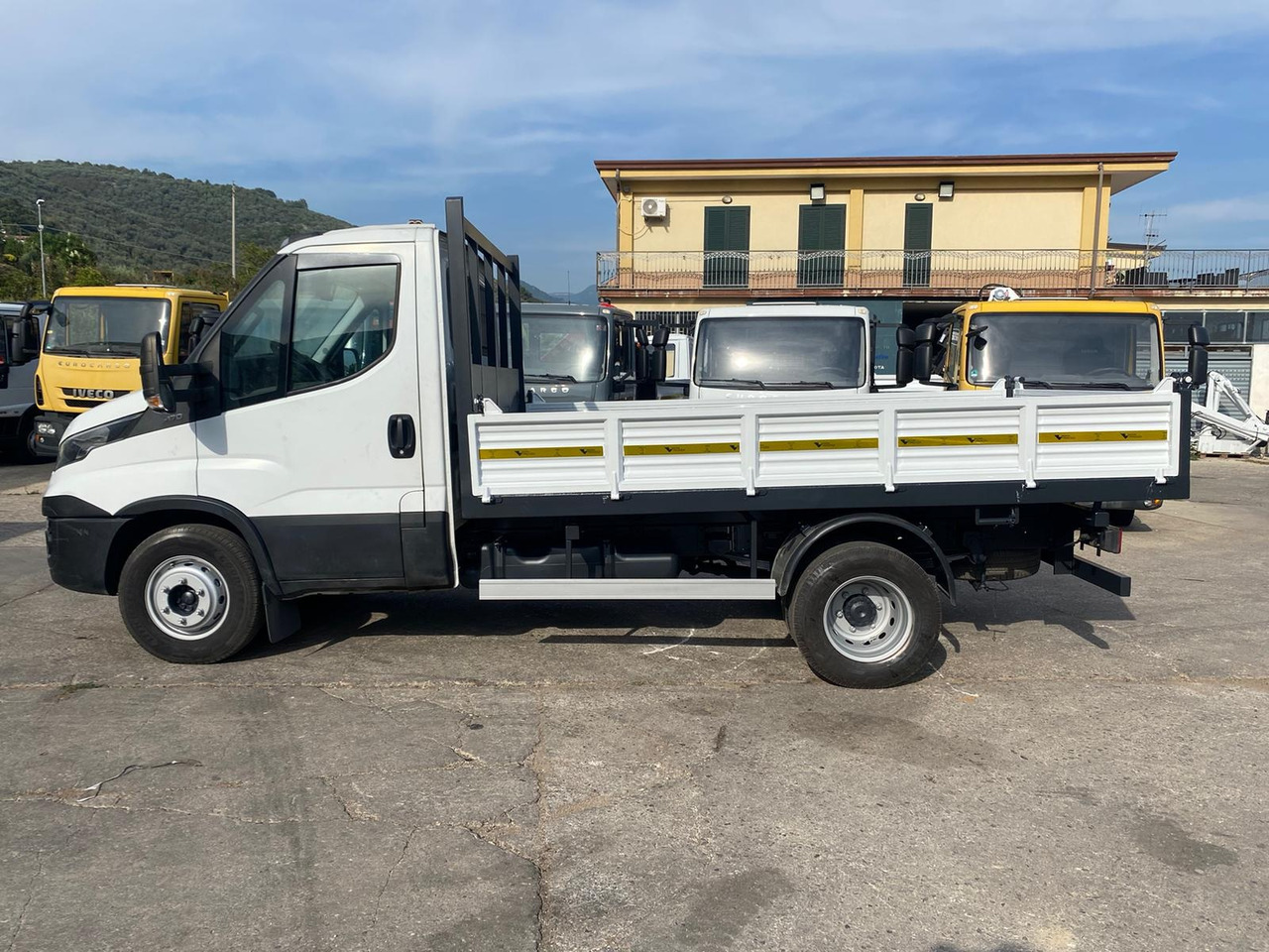 Tipper van IVECO DAILY 35C17: picture 12