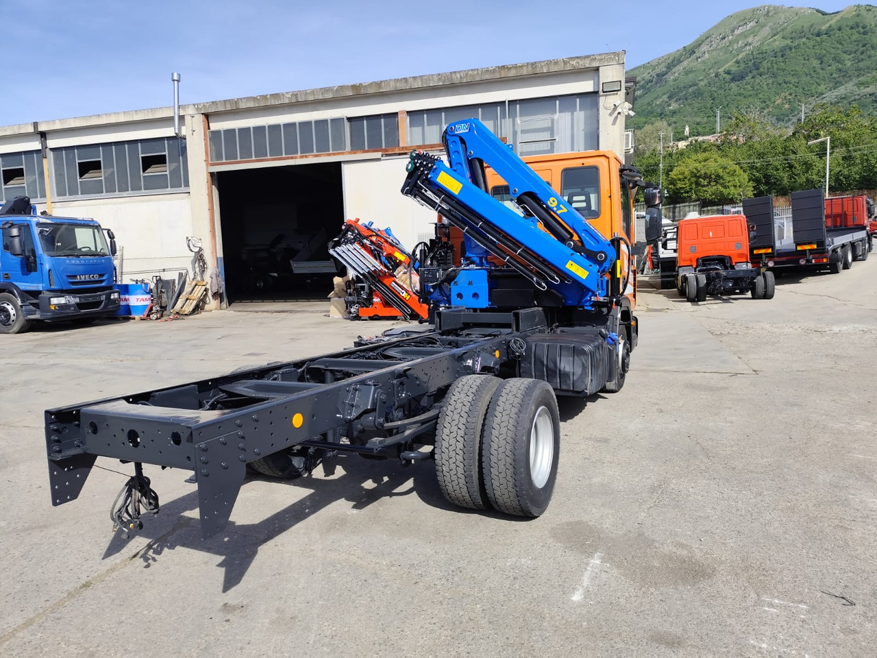 Crane truck IVECO EUROCARGO 120-90L: picture 23
