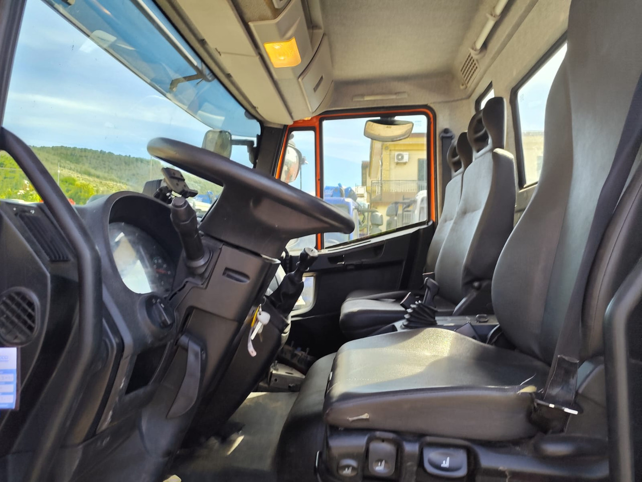 Crane truck IVECO EUROCARGO 120-90L: picture 7