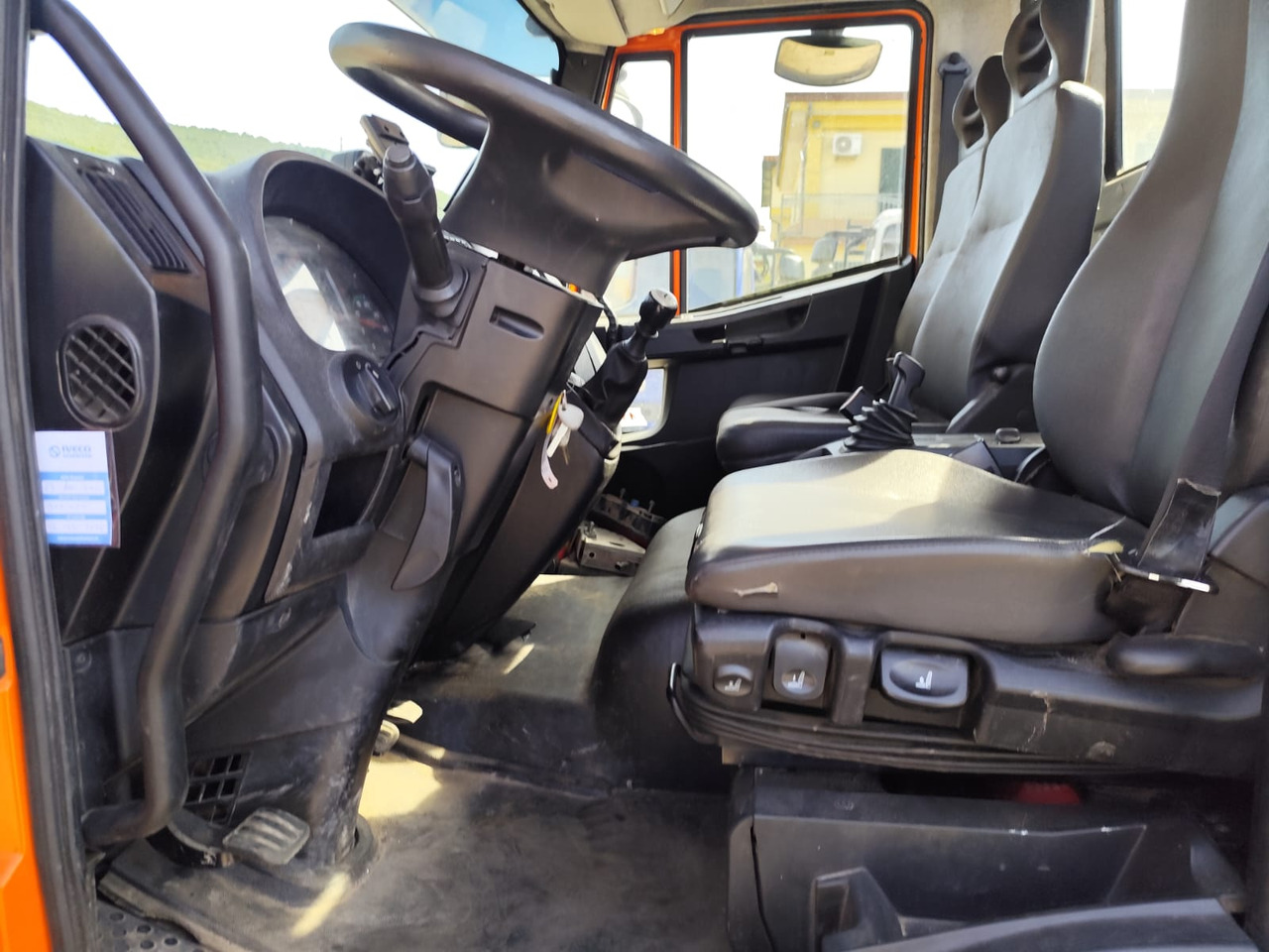 Crane truck IVECO EUROCARGO 120-90L: picture 8