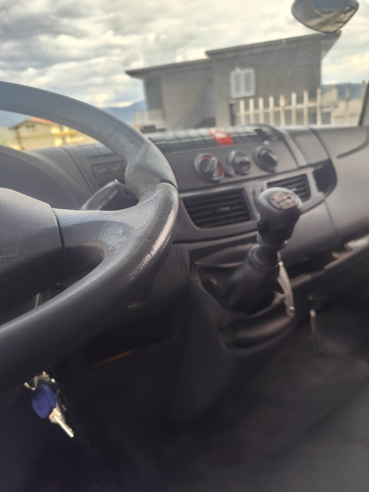 IVECO EUROCARGO 120E28P - Cab chassis truck: picture 2 IVECO EUROCARGO 120E28P - Cab chassis truck: picture 2