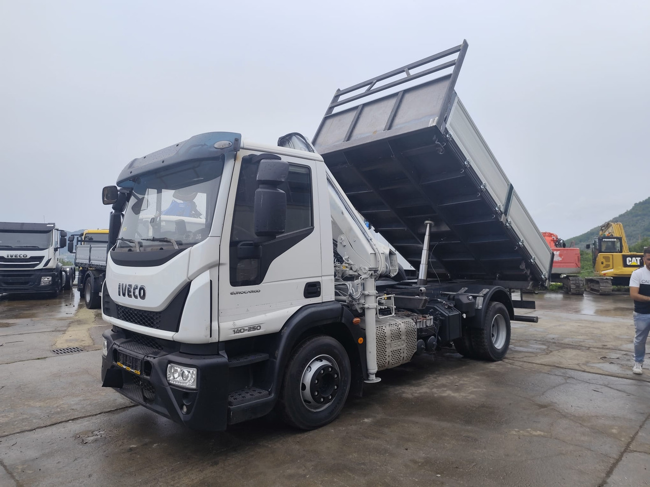 IVECO EUROCARGO 140-250 - Crane truck: picture 1 IVECO EUROCARGO 140-250 - Crane truck: picture 1