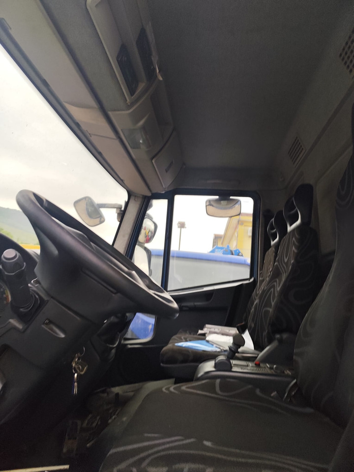 IVECO EUROCARGO 140E25 - Cab chassis truck: picture 5 IVECO EUROCARGO 140E25 - Cab chassis truck: picture 5