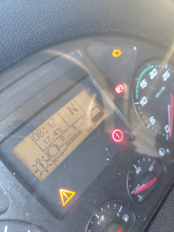 Cab chassis truck IVECO EUROCARGO 180-320: picture 6