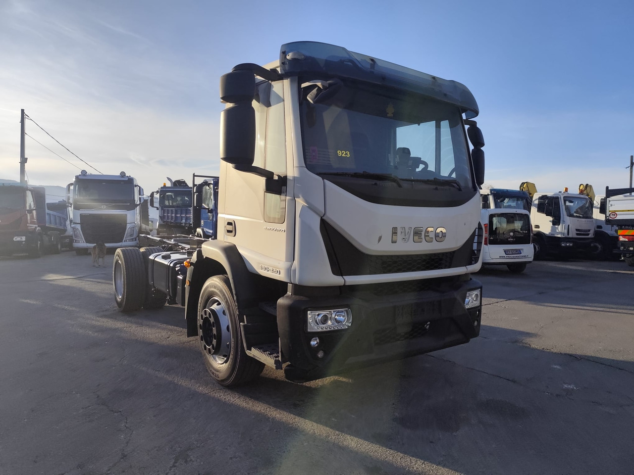Cab chassis truck IVECO EUROCARGO 180-320: picture 29
