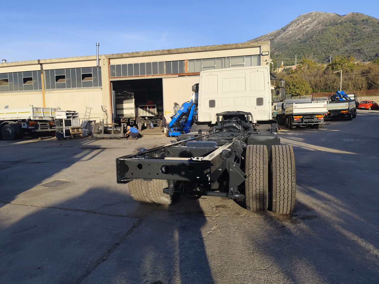 Cab chassis truck IVECO EUROCARGO 180-320: picture 18