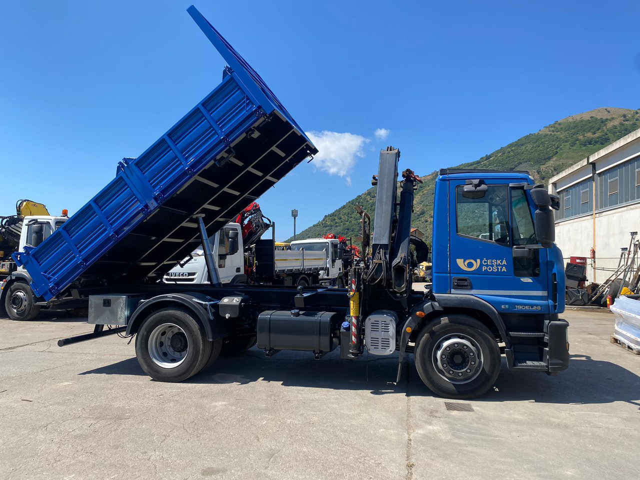 Crane truck IVECO EUROCARGO 190EL28: picture 12