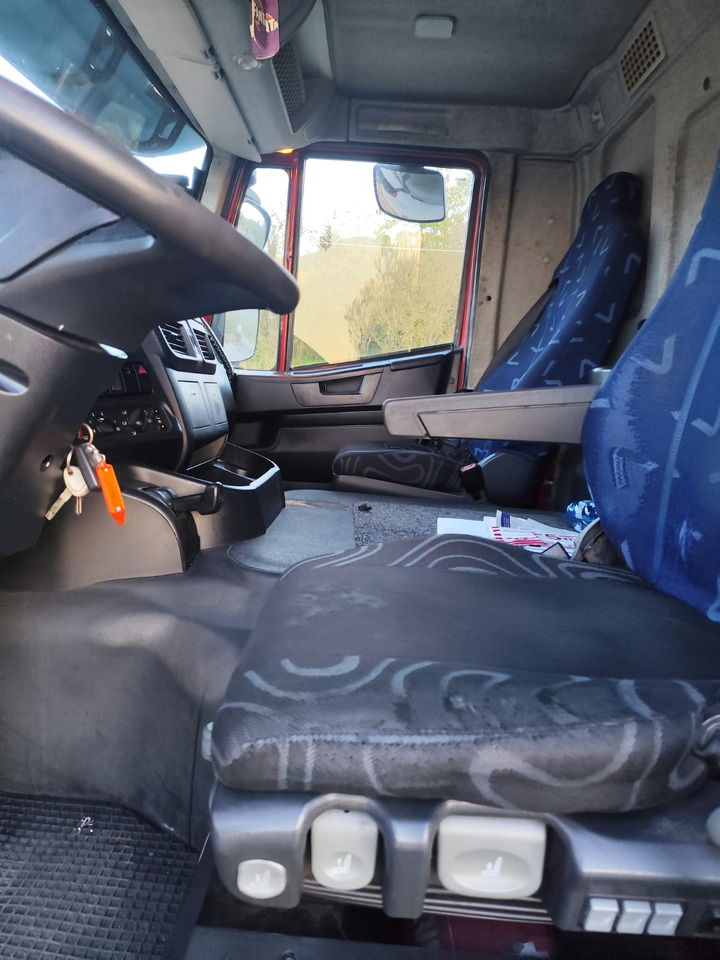 IVECO STRALIS 190S31 - Hook lift truck: picture 3 IVECO STRALIS 190S31 - Hook lift truck: picture 3