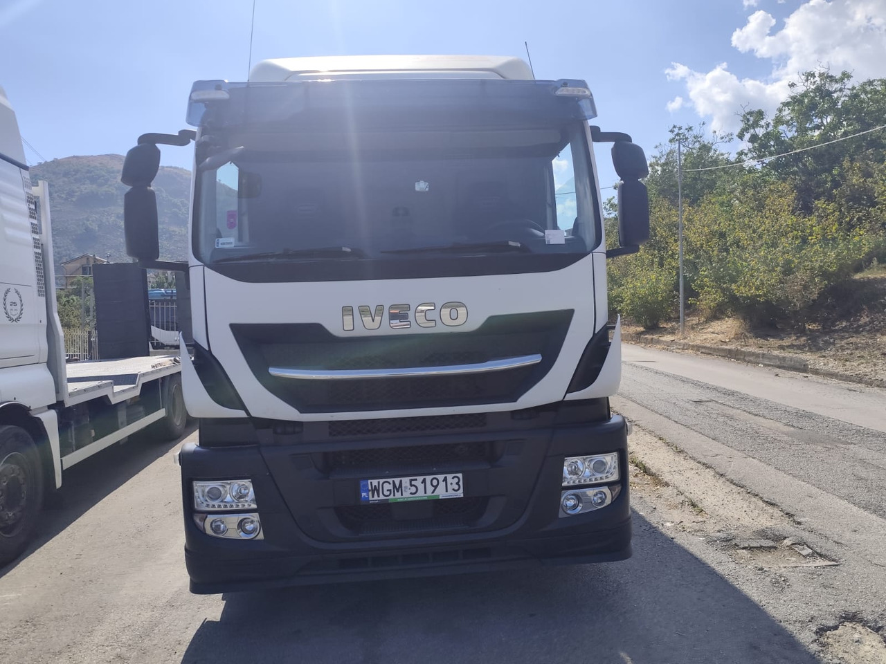 Box truck IVECO STRALIS AD 260S31 XP: picture 24