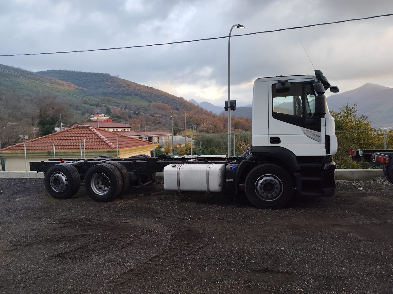 Cab chassis truck IVECO STRALIS AD 260S31 XP: picture 20