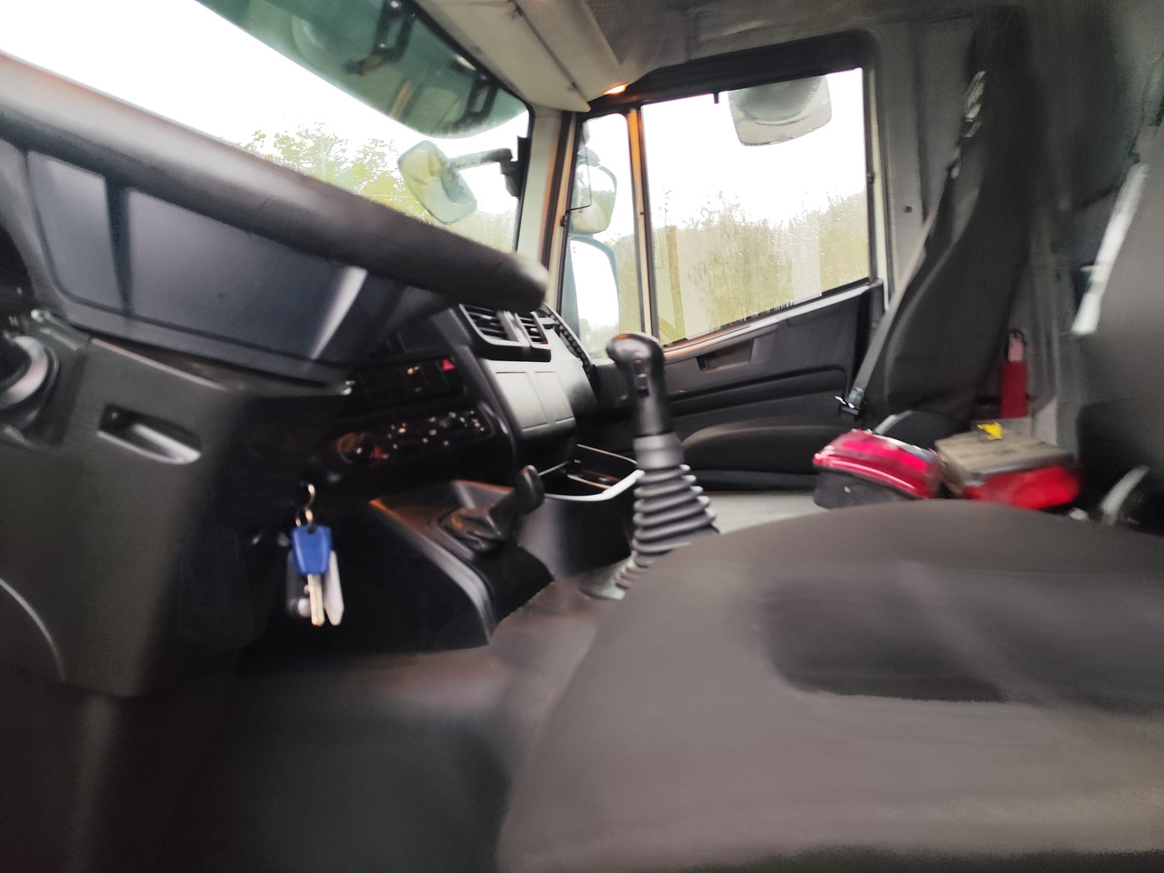 IVECO STRALIS AD 260S31 XP - Hook lift truck: picture 5 IVECO STRALIS AD 260S31 XP - Hook lift truck: picture 5