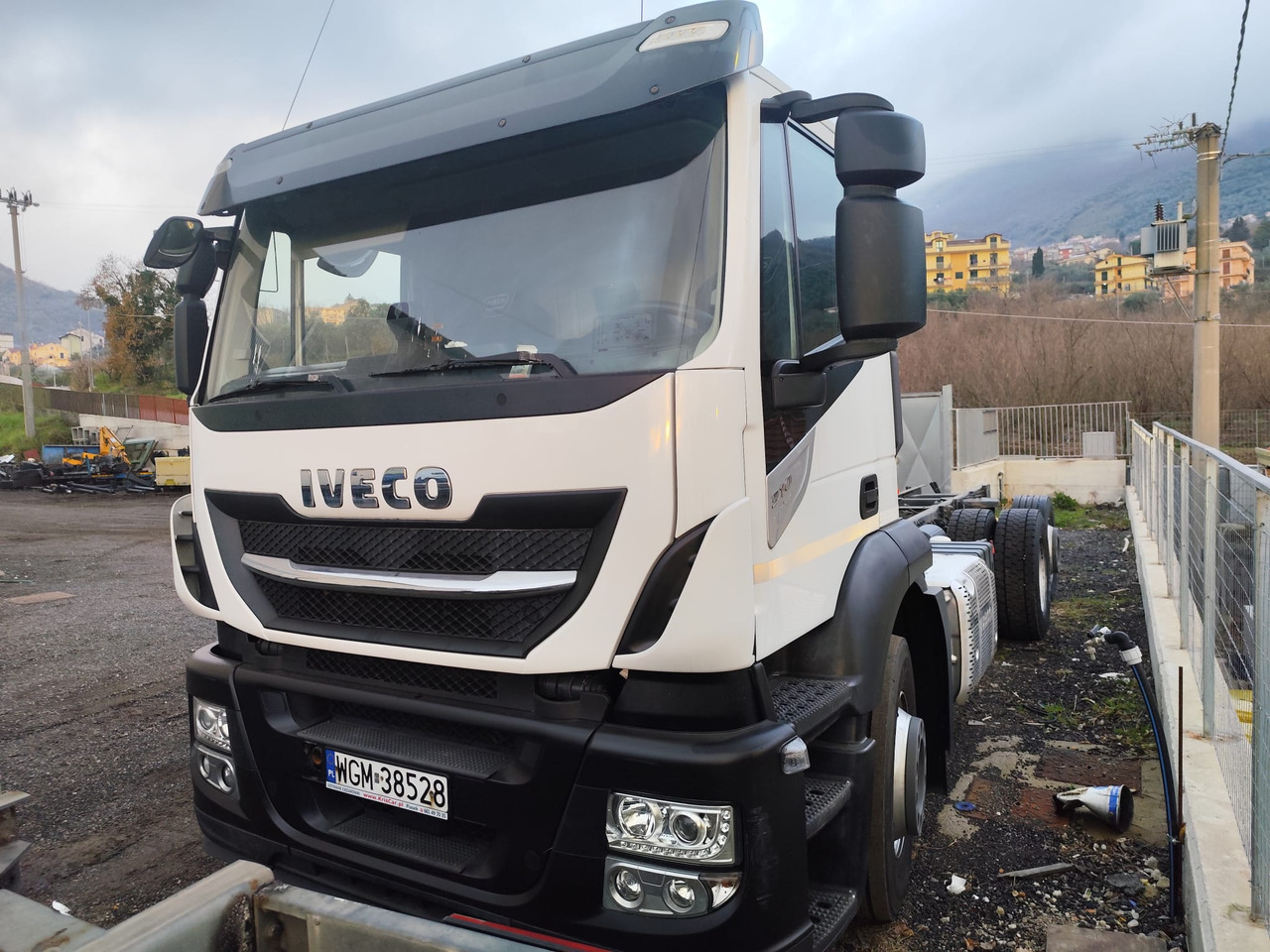 Cab chassis truck IVECO STRALIS AD 260S31 XP: picture 16