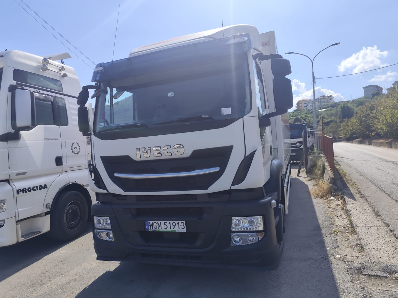 Box truck IVECO STRALIS AD 260S31 XP: picture 23
