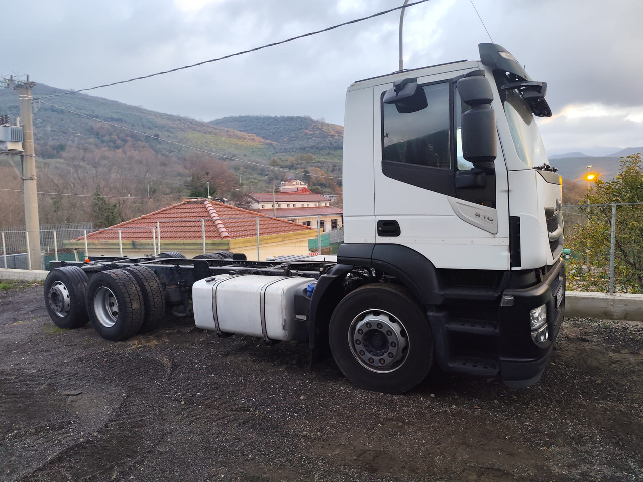 Cab chassis truck IVECO STRALIS AD 260S31 XP: picture 18