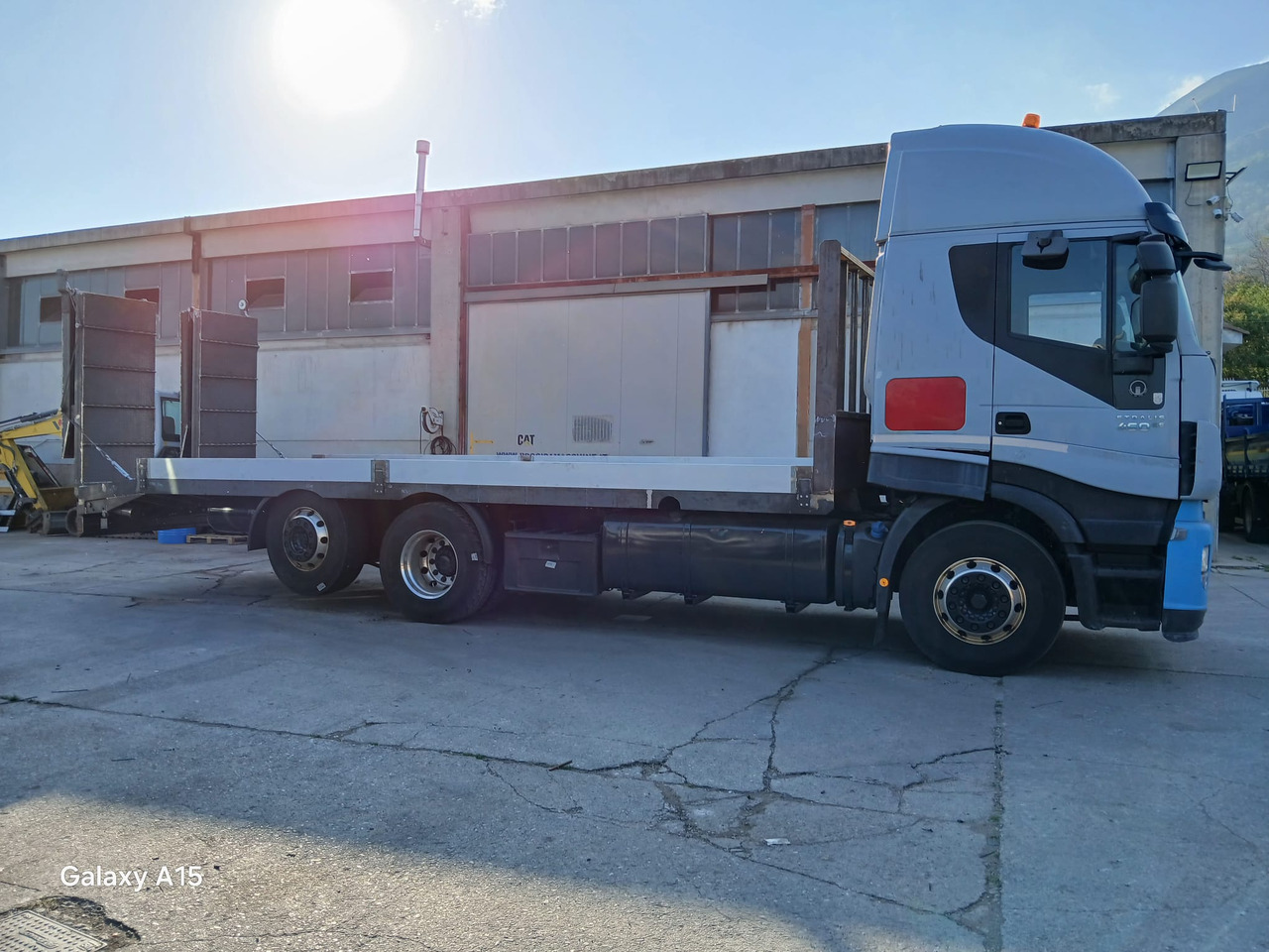 IVECO STRALIS AS 260S46 - Dropside/ Flatbed truck: picture 3 IVECO STRALIS AS 260S46 - Dropside/ Flatbed truck: picture 3
