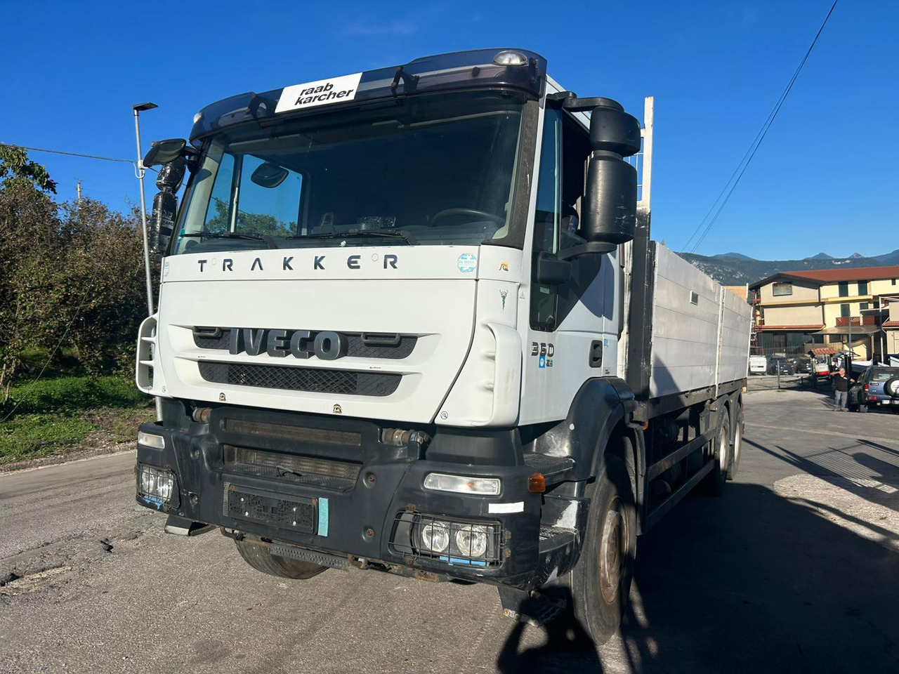 IVECO TRAKKER 260T36 - Dropside/ Flatbed truck: picture 1 IVECO TRAKKER 260T36 - Dropside/ Flatbed truck: picture 1