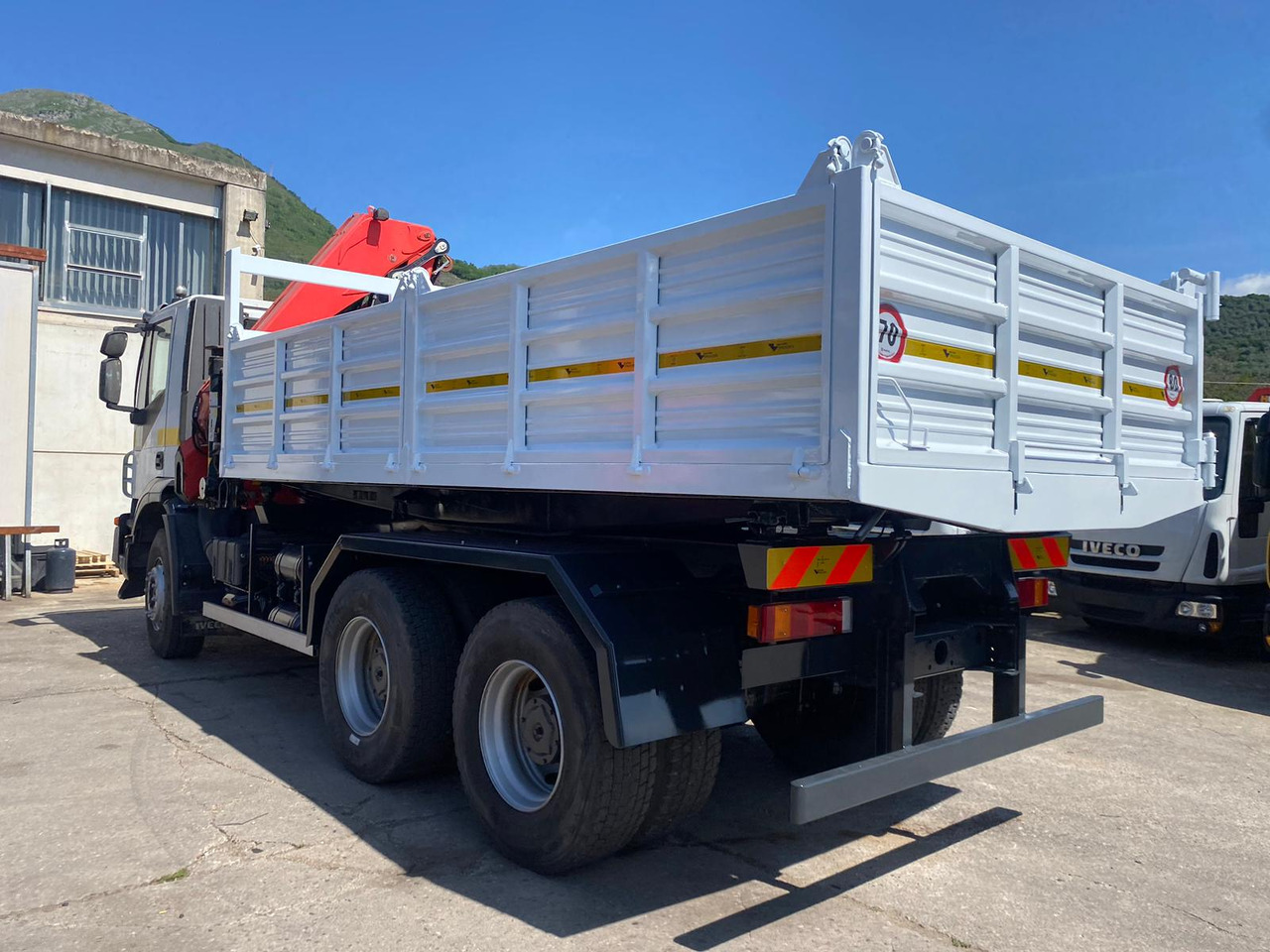 Lease a IVECO TRAKKER 260T36 IVECO TRAKKER 260T36: picture 13