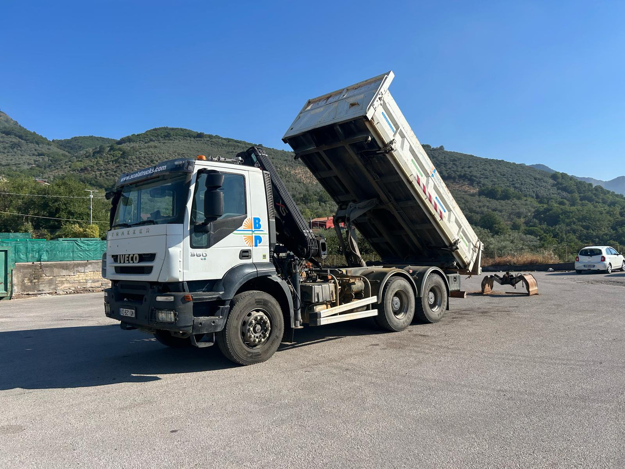 Crane truck, Tipper IVECO TRAKKER 260T36: picture 42 Crane truck, Tipper IVECO TRAKKER 260T36: picture 42