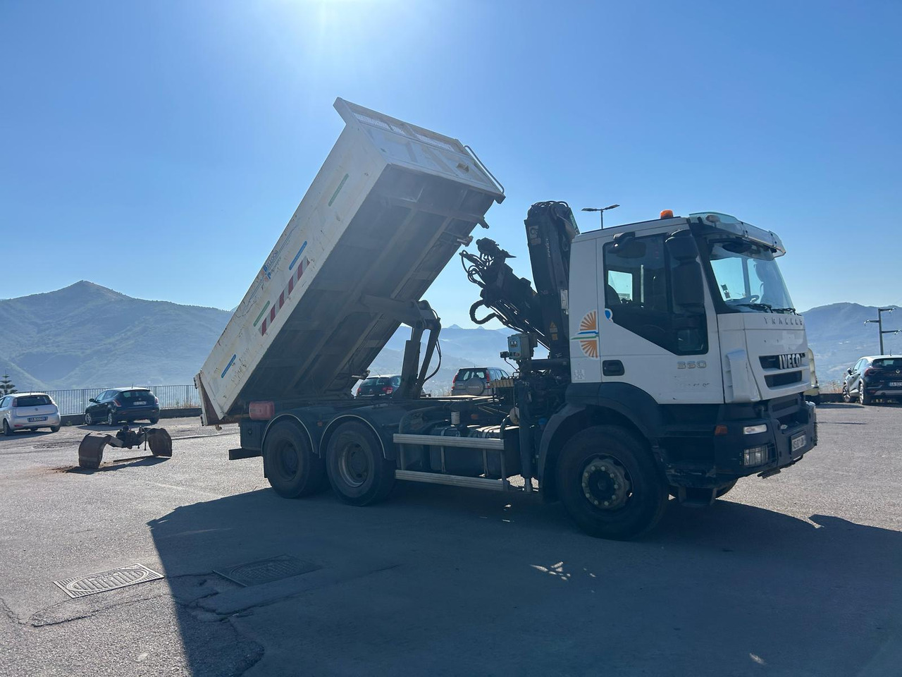 Crane truck, Tipper IVECO TRAKKER 260T36: picture 49 Crane truck, Tipper IVECO TRAKKER 260T36: picture 49