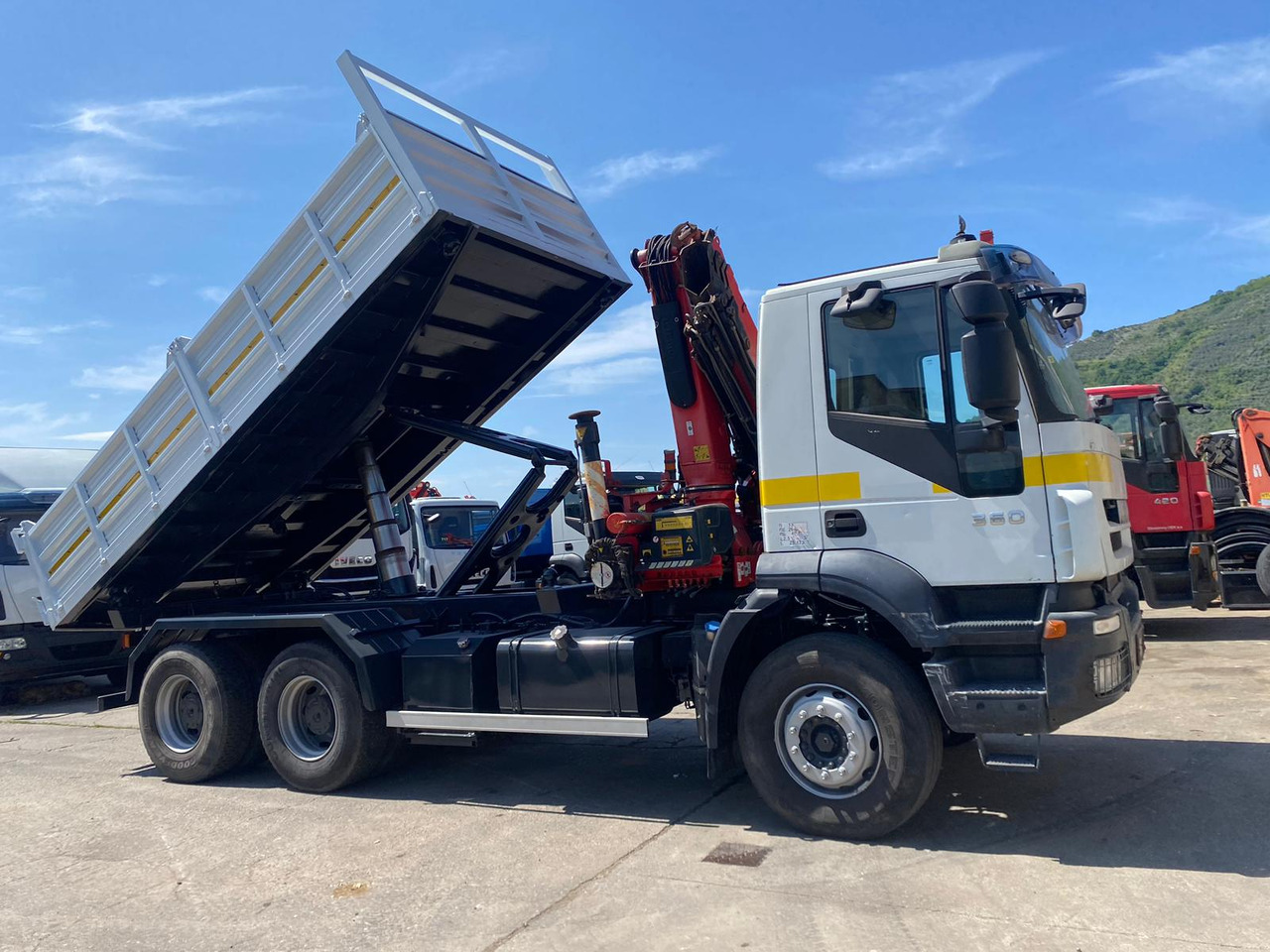 Lease a IVECO TRAKKER 260T36 IVECO TRAKKER 260T36: picture 32