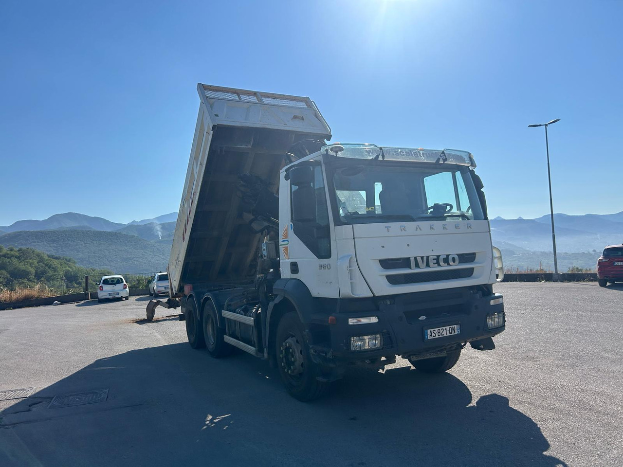 Crane truck, Tipper IVECO TRAKKER 260T36: picture 48 Crane truck, Tipper IVECO TRAKKER 260T36: picture 48