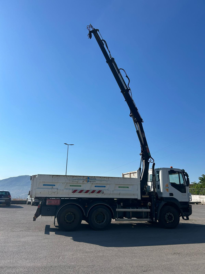 IVECO TRAKKER 260T36 - Crane truck: picture 3 IVECO TRAKKER 260T36 - Crane truck: picture 3