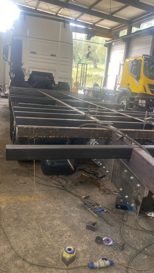 MAN TGX 26.440 - Dropside/ Flatbed truck: picture 4 MAN TGX 26.440 - Dropside/ Flatbed truck: picture 4