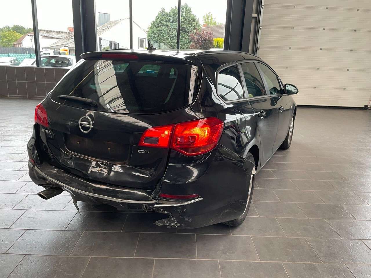 Opel Astra J Sports Tourer Style - Car: picture 4 Opel Astra J Sports Tourer Style - Car: picture 4