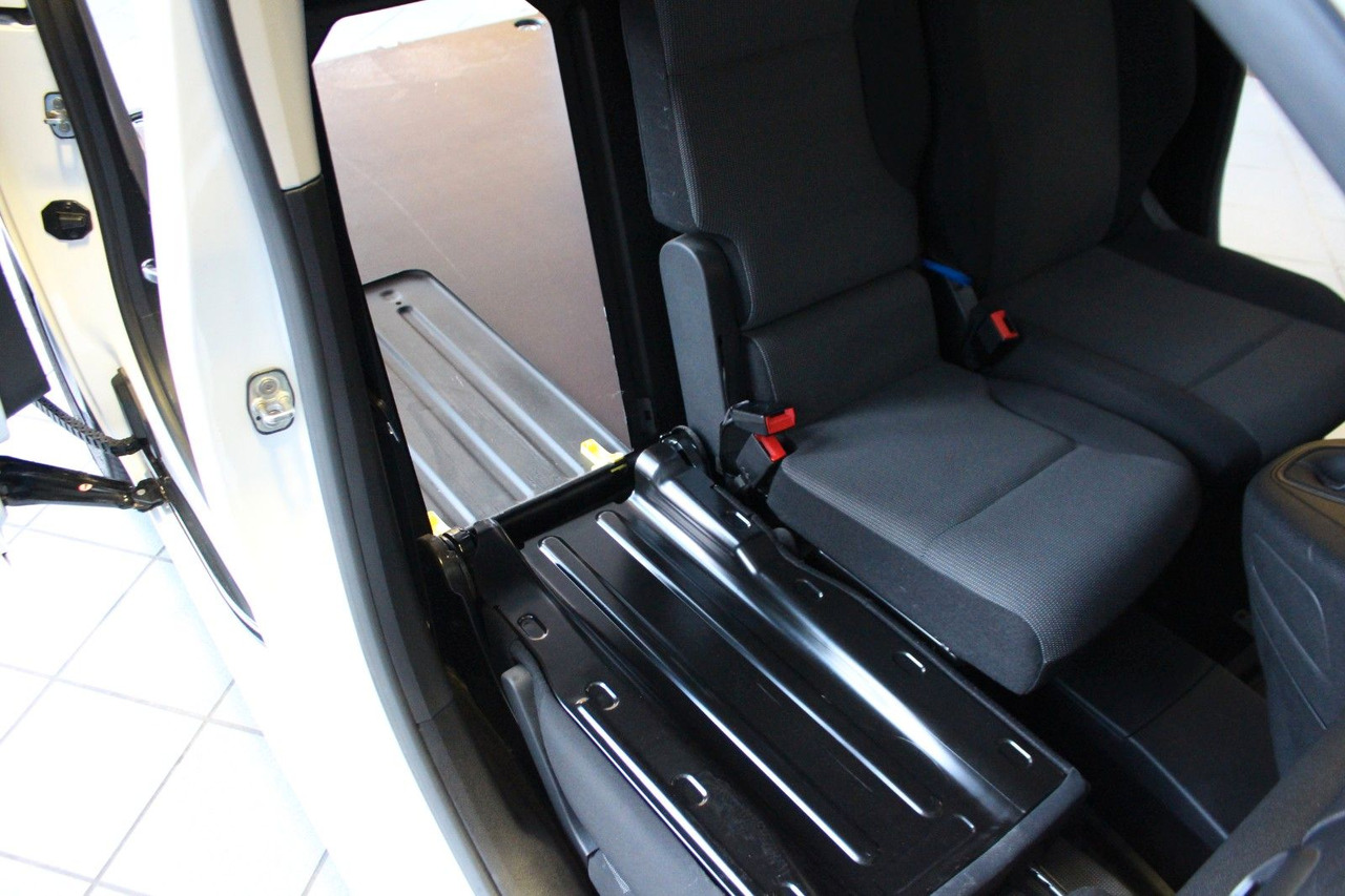 Small van Opel Combo E Cargo 3.Sitze  Klima Bluetooth Durchlade: picture 11
