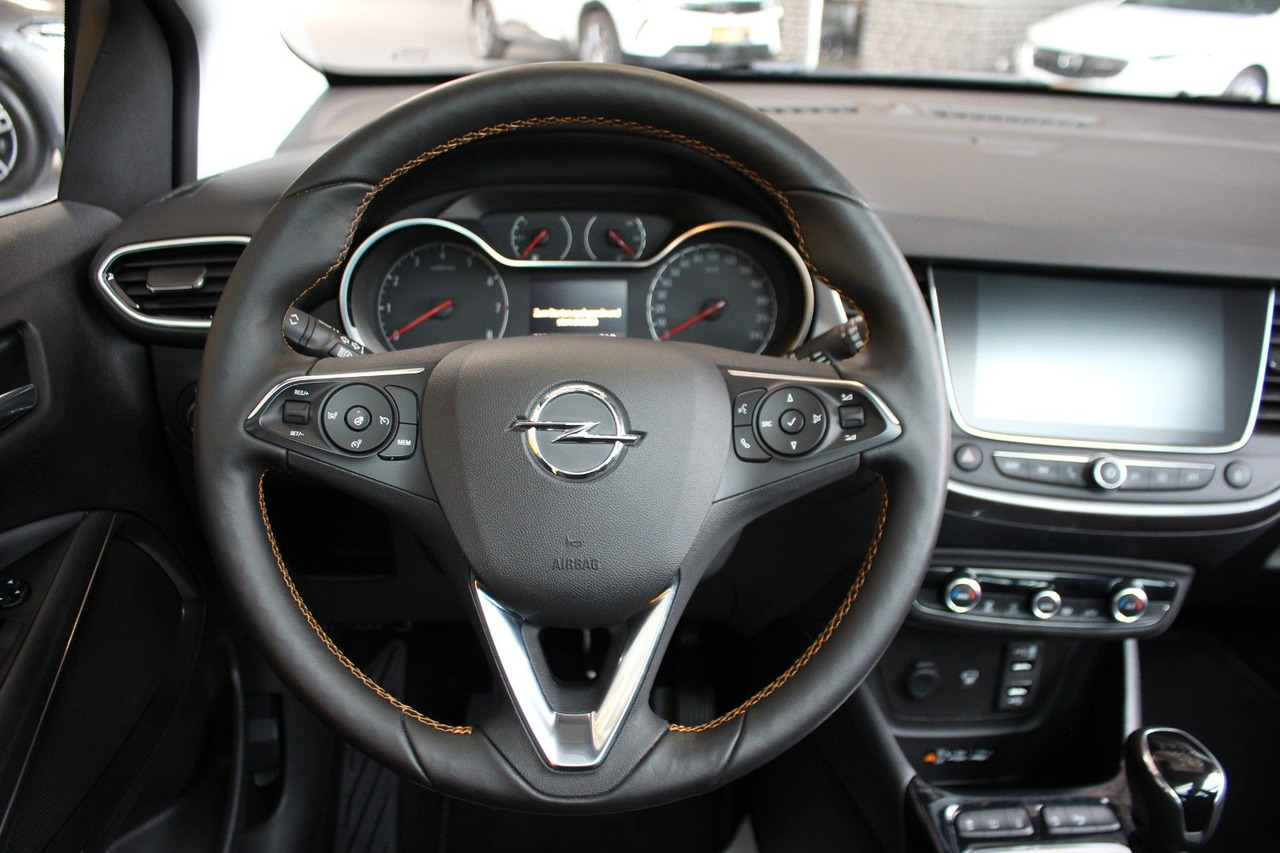 Sedan Opel Crossland (X) 1,2 Ultimate Pano Navi Kamera LED: picture 15