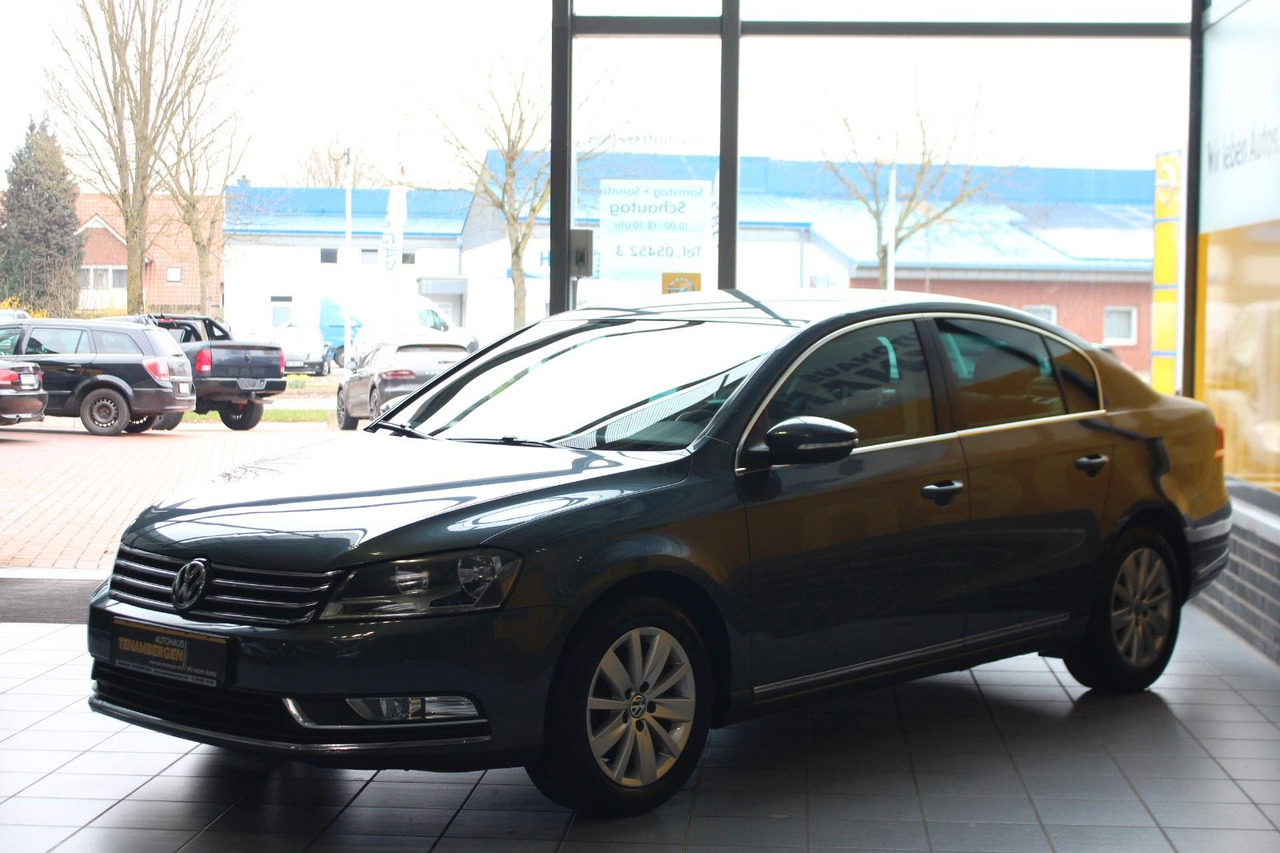 Volkswagen Passat Comfortline BlueMotion Navi PDC - Sedan: picture 4 Volkswagen Passat Comfortline BlueMotion Navi PDC - Sedan: picture 4